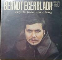 Plays The organ With A Swing