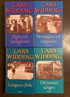 En sm&aring;stadskr&ouml;nika 1-4 (Pigan och h&auml;rligheten, Herrskapet och evigheten, L&auml;ngesen f&ouml;rbi, D&aring; tystnar s&aring;ngen)