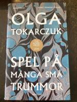 Spel p&aring; m&aring;nga sm&aring; trummor