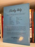 Trevlig helg : sagor, s&aring;nger, psalmer, verser, pyssel m m : alla v&aring;ra k&auml;nda och ok&auml;nda helger, seder och traditioner f&ouml;rr och nu