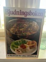Bjudningsboken : [bjudmat f&ouml;r olika tillf&auml;llen]