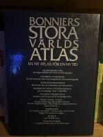 Bonniers stora v&auml;rldsatlas [Kartografiskt material]