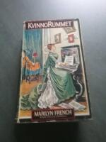 Kvinnorummet : [roman]