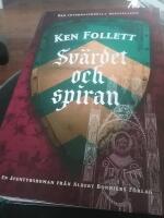 Sv&auml;rdet och spiran