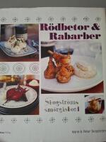 R&ouml;dbetor & rabarber : Skogstr&ouml;ms sm&ouml;rg&aring;sbord