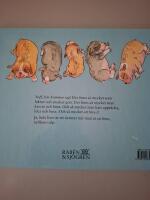 Voff, h&auml;r kommer jag! : valpens f&ouml;rsta veckor