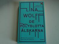 De polyglotta &auml;lskarna : Roman