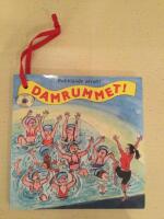 Damrummet: Bubblande skratt