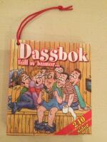 Dassbok full med humor