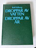 Droppar av vatten droppar av &aring;r