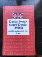 Engelsk-svensk, svensk-engelsk ordbok : [ca 85000 uppslagsord och fraser]