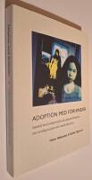 Adoption med f&ouml;rhinder : samtal med adopterade och adoptivf&ouml;r&auml;ldrar om vardagsrasism och etnisk identitet