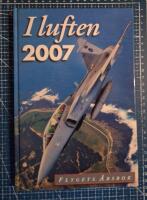 I luften : flygets &aring;rsbok. 2007