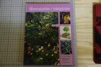 Blomrabatten i tr&auml;dg&aring;rden