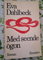 Med seende &ouml;gon : [roman]
