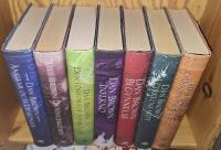 7 st Dan Brown b&ouml;cker: G&aring;tornas palats, &Auml;nglar och demoner, I cirkelns mitt, Da Vinci-koden, Den f&ouml;rlorade symbolen, Inferno och Begynnelse 