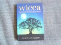 Wicca : v&auml;gledning f&ouml;r den sj&auml;lvst&auml;ndiga ut&ouml;varen