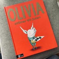 Olivia st&ouml;kar till julen
