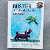 Buster och den sk&auml;llande papegojan