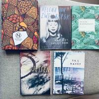 Presentask: Set med 4 noveller: Pauls Flicka (Guy de Maupassant), Vad det s&aring;g ut som (Helena Von Zweigbergk), En utflykt (Ida Jessen), Till havet (Stefan Lindberg) 