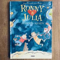 Ronny & Julia &aring;ker till m&aring;nen