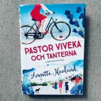Pastor Viveka och tanterna