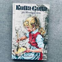 Kulla-Gulla p&aring; Blomg&aring;rden
