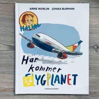 H&auml;r kommer flygplanet