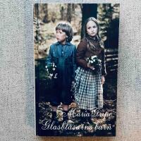 Glasbl&aring;sarns barn