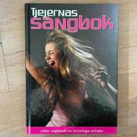 Tjejernas s&aring;ngbok : l&aring;tar inspelade av kvinnliga artister