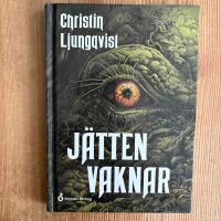 J&auml;tten vaknar