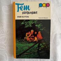 Fem p&aring; tjuvjakt