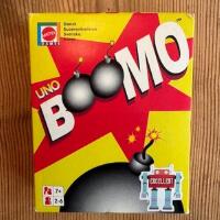 UNO Boomo - ett roligt fartfyllt kortspel f&ouml;r hela familjen!