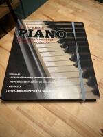 B&ouml;rja spela piano : allt du beh&ouml;ver f&ouml;r att l&auml;ra dig grunderna