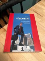 Coachologi : laganda, lust & l&ouml;nsamhet : [om coaching och hur coachande ledare st&ouml;djer &ouml;kad produktivitet och trivsel, samtidigt som sjukfr&aring;nvaron minskar]