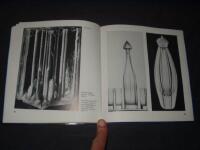 Legend i glas : en bok om Vicke Lindstrand