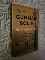 Hovjuvelerarens barn : en ber&auml;ttelse om en sl&auml;kt i skuggan av tre diktaturer