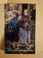 Glasbl&aring;sarns barn