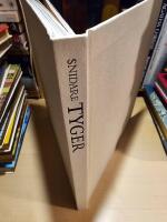 Tyger : inred med svenska textilier