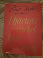 Hj&auml;rtats nyckel heter s&aring;ng : sextionio visor och en dikt