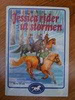 Jessica rider ut stormen