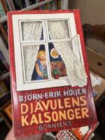 Dj&auml;vulens kalsonger : roman