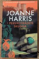 I persikotr&auml;dets skugga