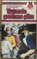 Alfred Hitchcock och Tre deckare l&ouml;ser Tjutande grottans g&aring;ta