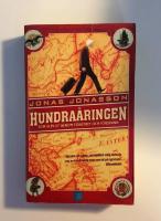 Hundra&aring;ringen som klev ut genom f&ouml;nstret och f&ouml;rsvann