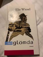 Det gl&ouml;mda : [roman]