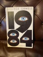 Nitton &aring;ttiofyra : 1984