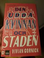 Den udda kvinnan och staden