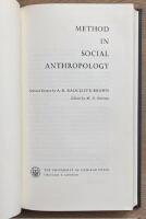 METHOD IN SOCIAL ANTHROPOLOGY. :  Selected Essays; Edited by M.N. Srinivas