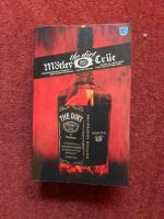 The dirt : bek&auml;nnelser fr&aring;n v&auml;rldens mest &ouml;k&auml;nda rockband / M&ouml;tley Cr&uuml;e med Neil Strauss